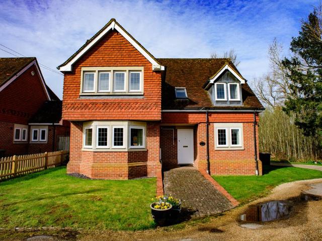 House for sale in Horsmonden, Sandown Park