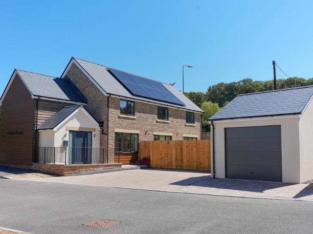 House for sale in Cleeve, North Somerset
