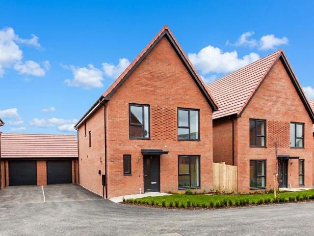 House for sale in Elmton, East Midlands