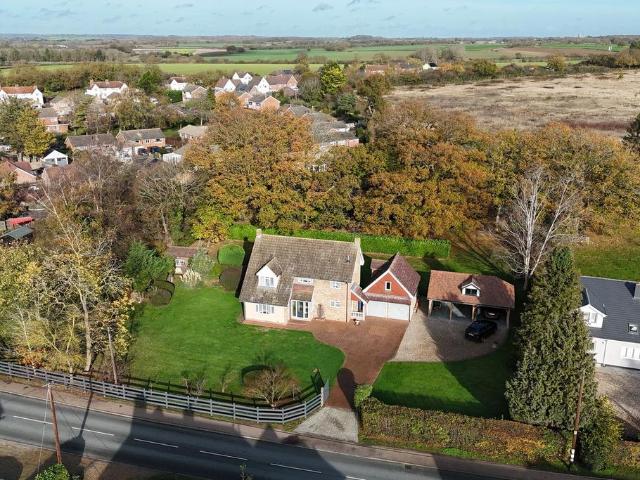 House for sale in Chelmondiston, Suffolk