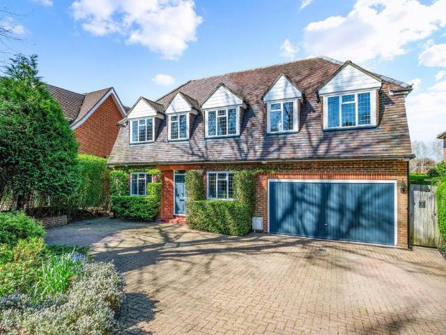 House for sale in Nork, Red Hill