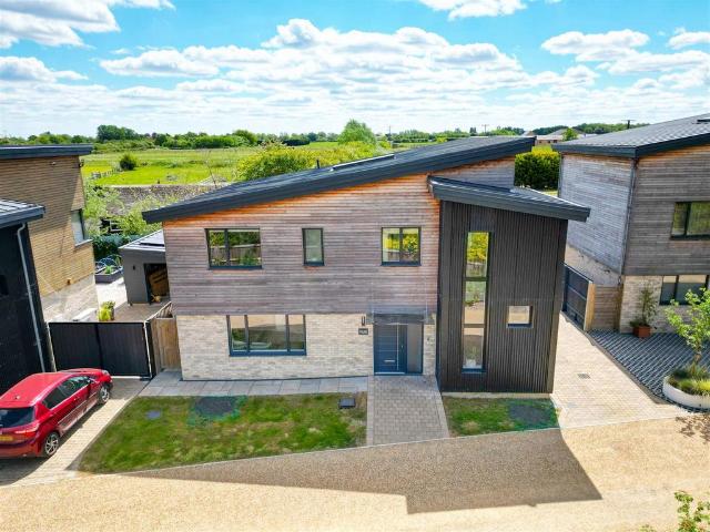 House for sale in Huntingdon, Cambridgeshire