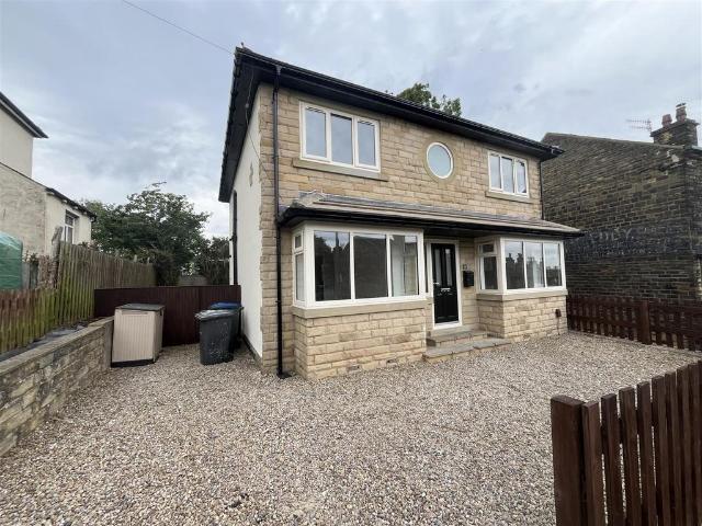 House for sale in Baildon, West Yorkshire