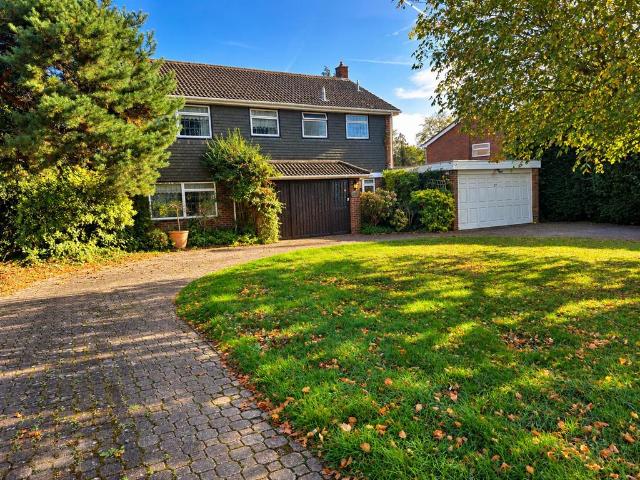 House for sale in Bray Wick, Maidenhead