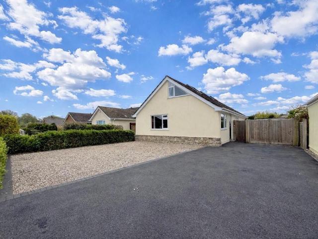 House for sale in Tricketts Cross, Ferndown