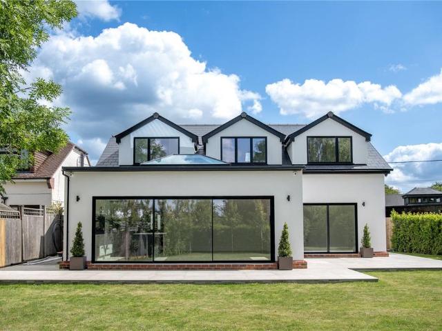 House for sale in The Butts, Kent