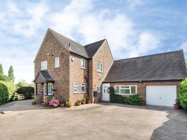 House for sale in Evershot, Oxfordshire