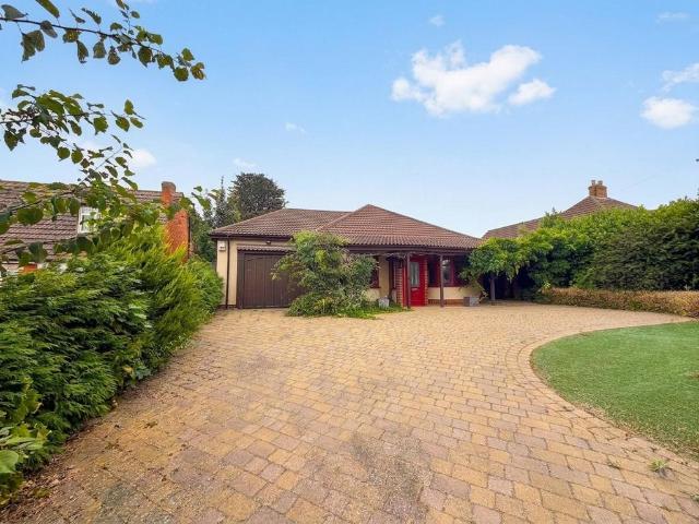 Bungalow for sale in Grantham, Barholm