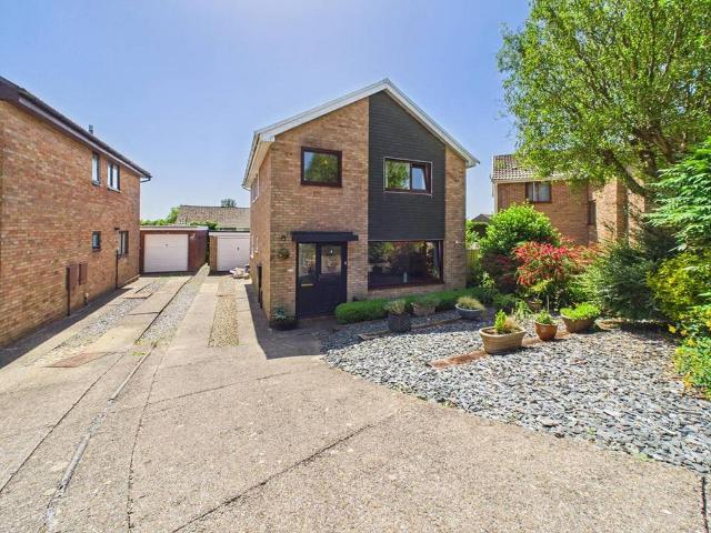 House for sale in Parc Gwernfadog, Ynystawe