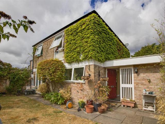 House for sale in London Borough of Croydon, Forestdale