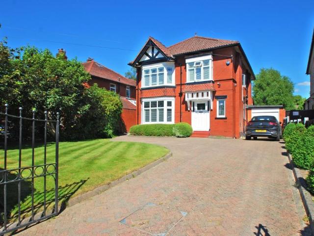 House for sale in Cheadle Hulme, Greater Manchester