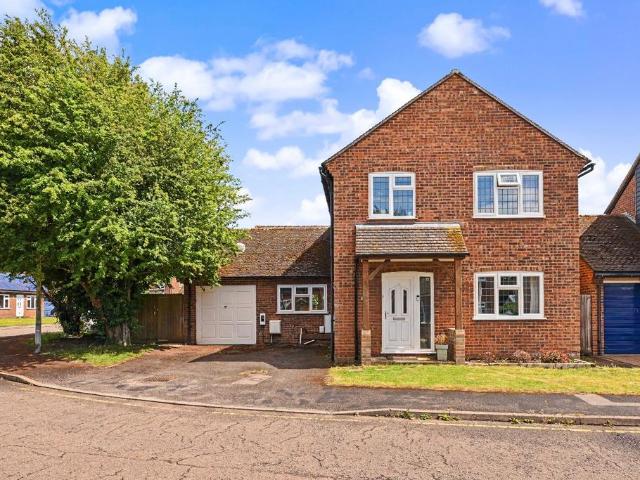 House for sale in Stoke Mandeville, Buckinghamshire