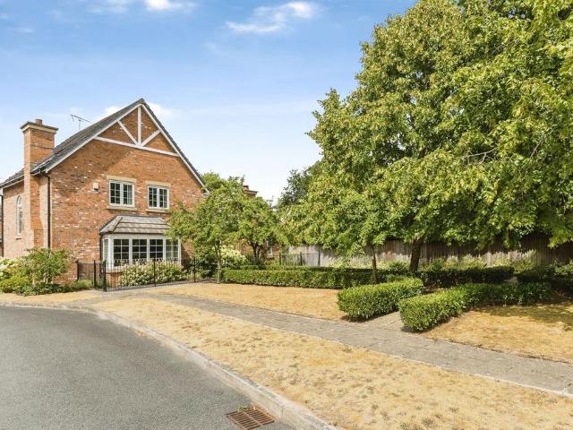 House for sale in Lavister, Wales