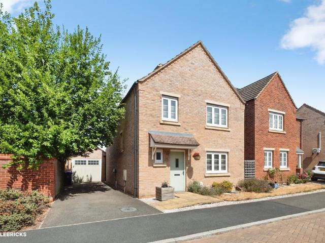 House for sale in Deanshanger