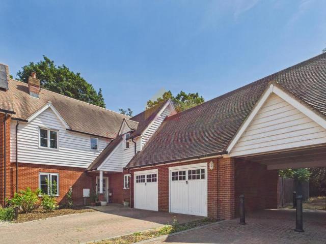 House for sale in Weeley, Dale Hill