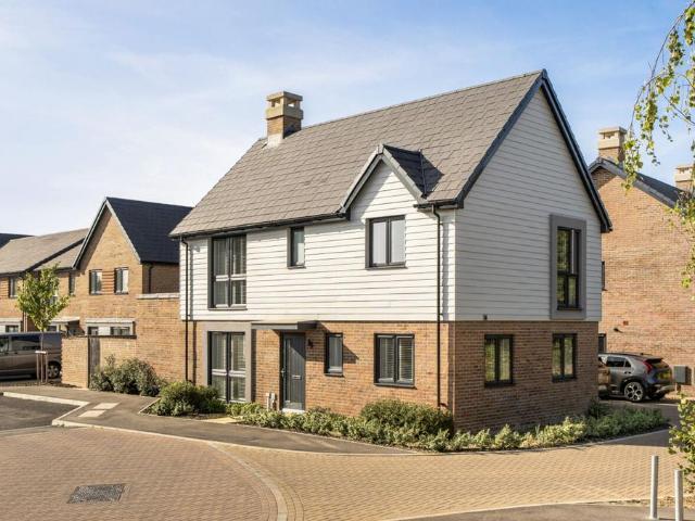 House for sale in Littlecote, West Sussex