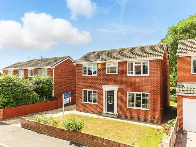 House for sale in Low Ackworth, West Yorkshire