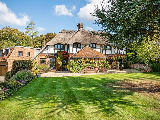 House for sale in Pachesham Park, Surrey