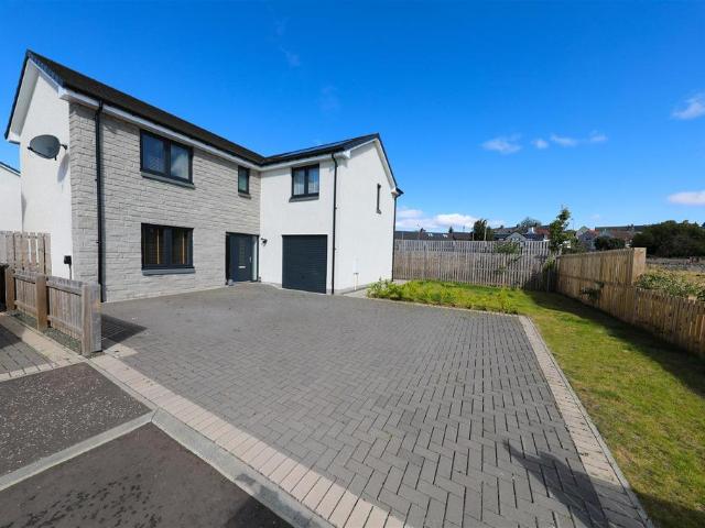 House for sale in Auchtermuchty, Scotland