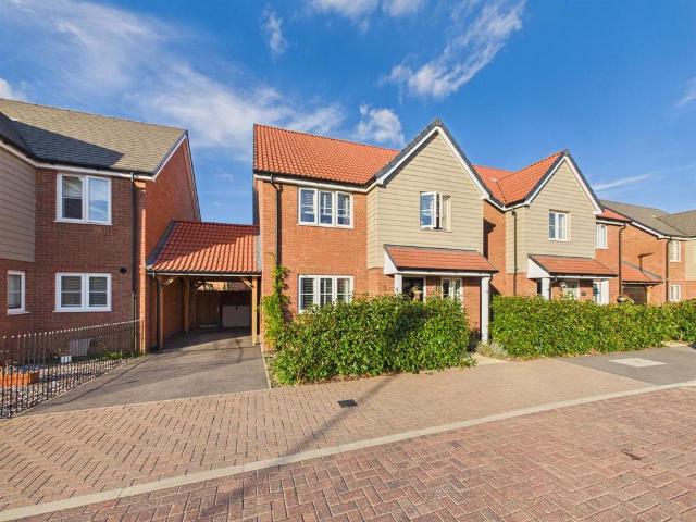 House for sale in Stoke Mandeville, Buckinghamshire
