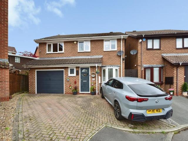 House for sale in Hackenthorpe, South Yorkshire