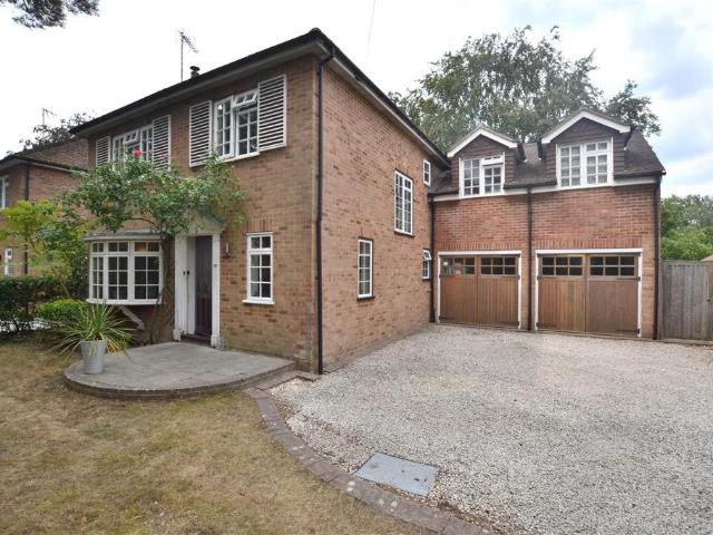 House for sale in Fleet, Hart