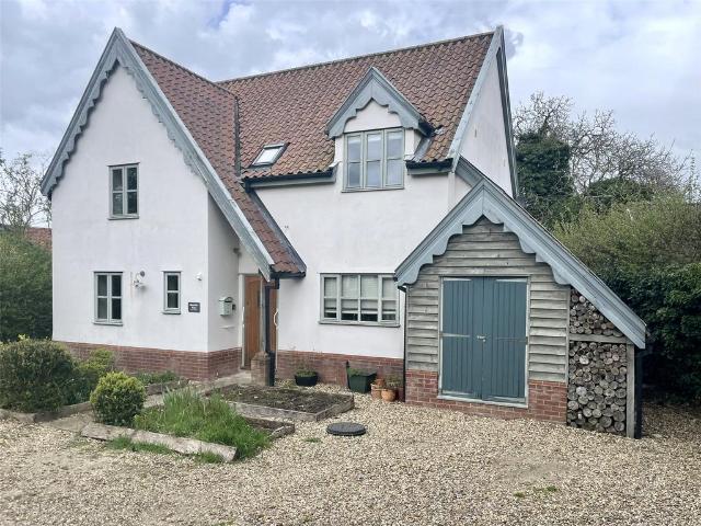 House for sale in Bedingfield, Suffolk