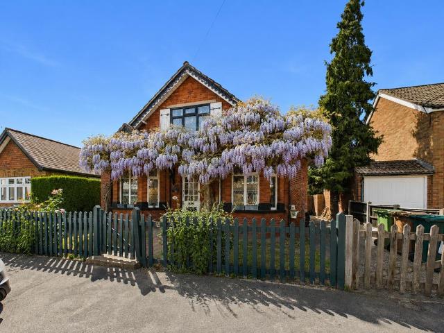 House for sale in Lower Halliford, Surrey