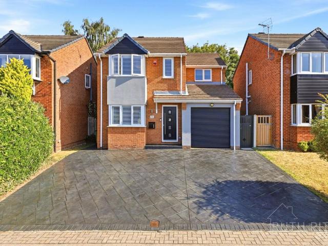 House for sale in Upton, West Yorkshire