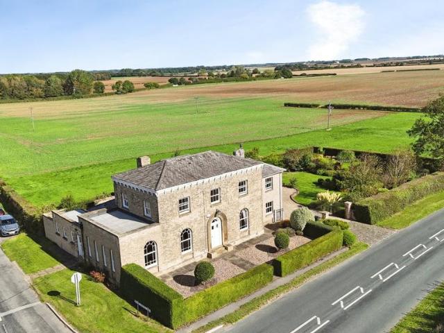 House for sale in Sproatley