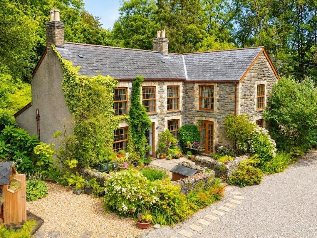 House for sale in Llantrisant, Wales