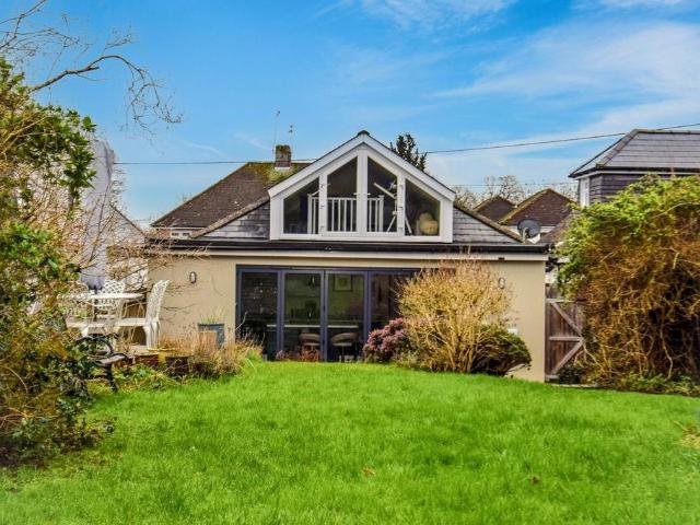 House for sale in The Butts, Kent