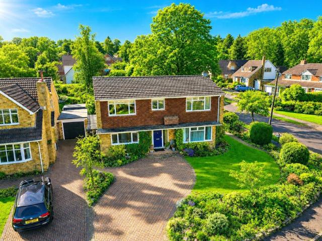 House for sale in Fole, Surrey