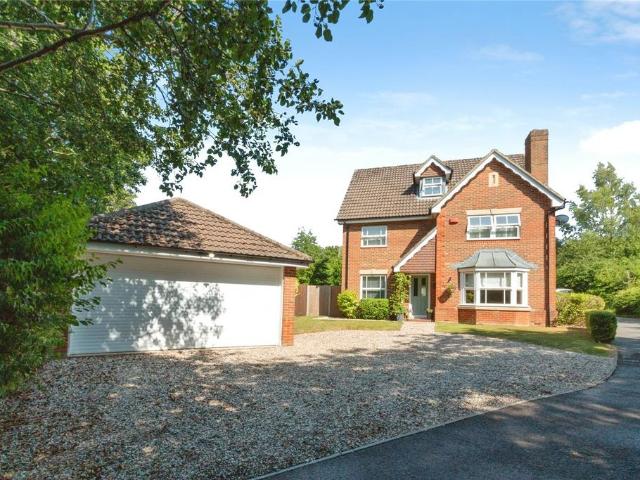 House for sale in Hounsome Fields, Priest Down
