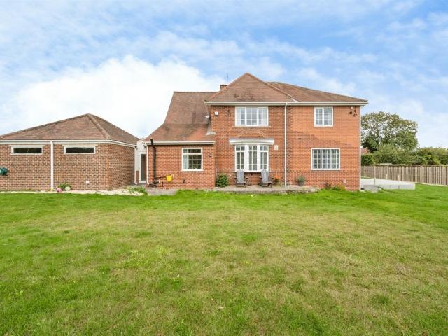 House for sale in Harlington, South Yorkshire