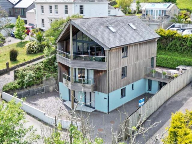 House for sale in Carharrack, Cornwall