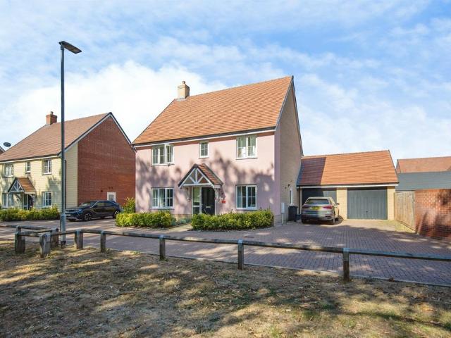 House for sale in Dale Hill, Essex