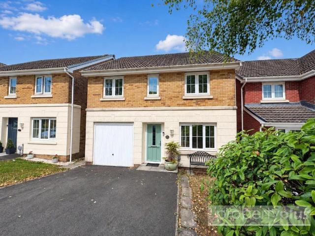 House for sale in Tonypandy, Penygraig