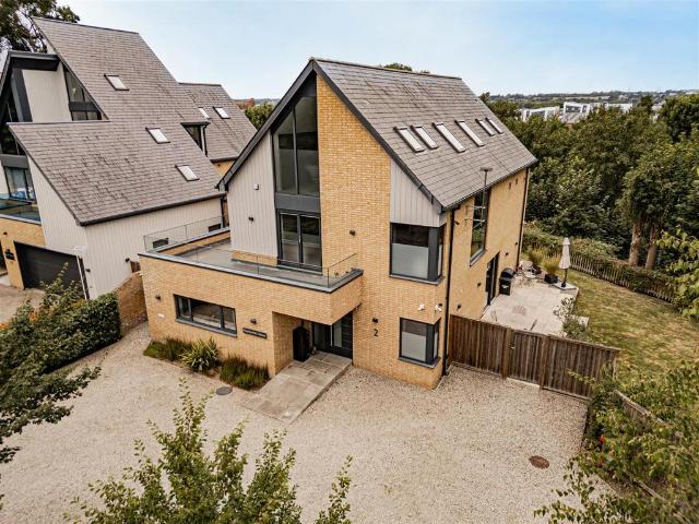 House for sale in Longport, The Bridge