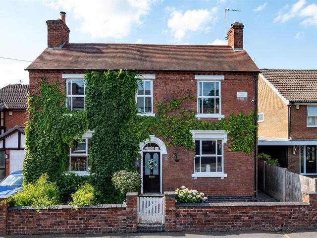House for sale in Kingswinford, West Midlands