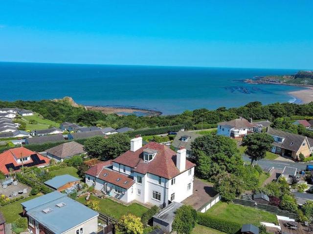 House for sale in South Cliff, North Yorkshire