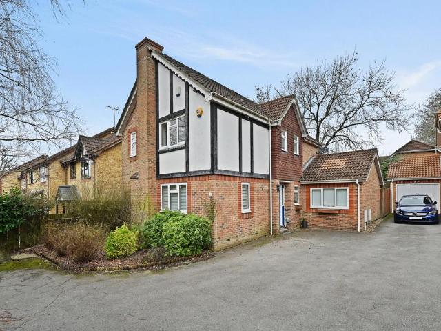 House for sale in Northwood, Greater London