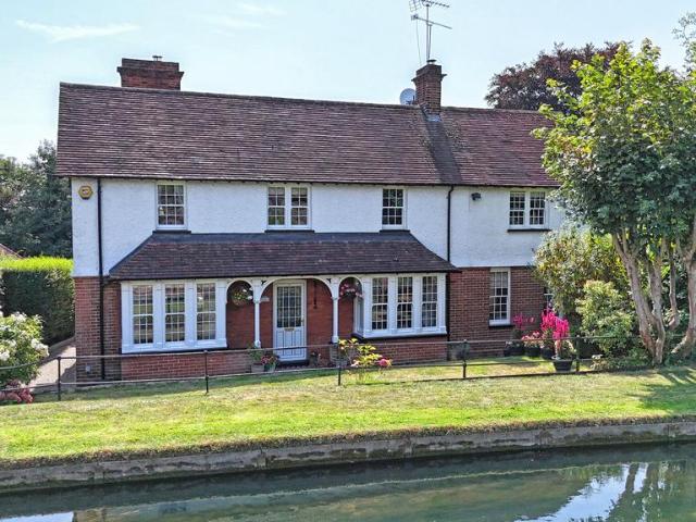 House for sale in Broxbourne, Hertfordshire