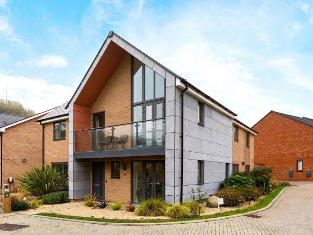 House for sale in Castle Hill, Dartford