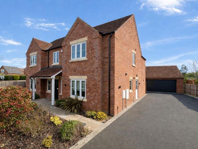 House for sale in Broughton and Old Dalby, Brentingby
