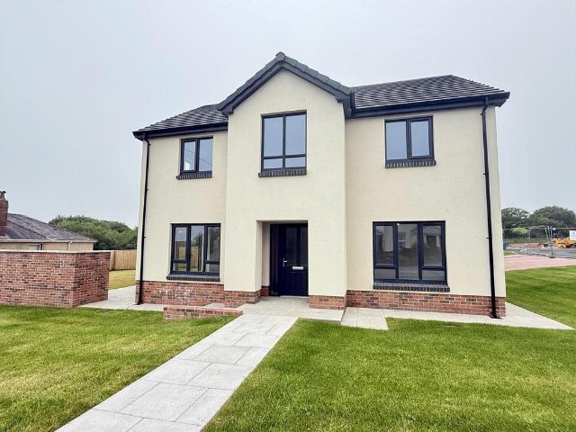 House for sale in Llangyndeyrn, Meinciau
