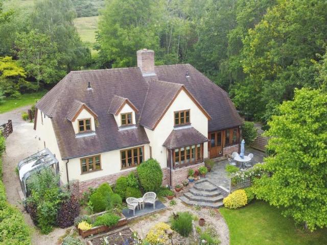 House for sale in Crookhill, Worcestershire