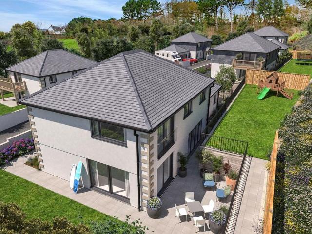 House for sale in St. Mewan, Sticker