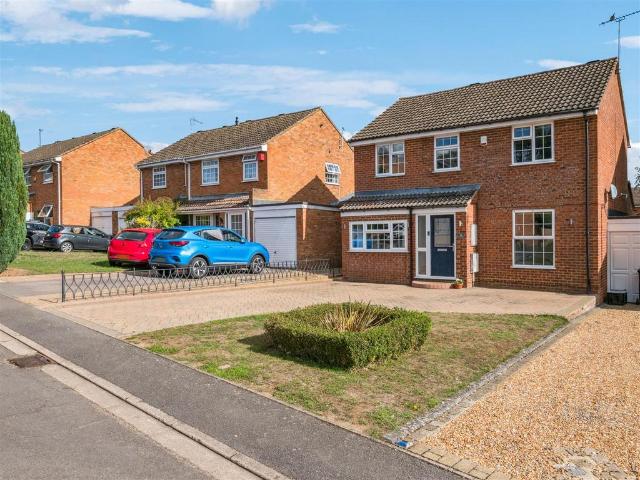 House for sale in Southcott, Linslade