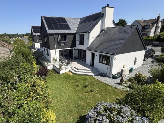 House for sale in Weir Quay, Devon
